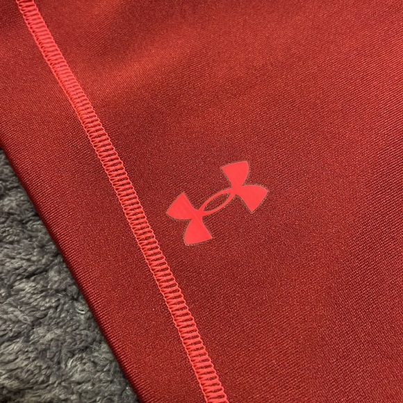 Burgundy UA workout leggings - Picture 7 of 7